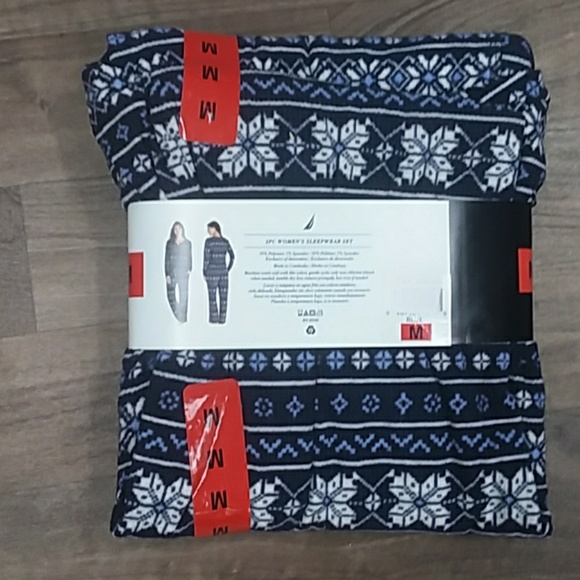 Nautica Womens Sleepwear - Picture 2 of 2